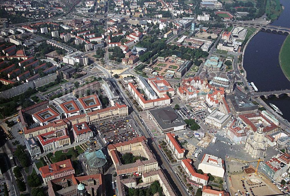 Dresden von oben - Blick auf den Altstadt und Zentrumsbereich von Dresden