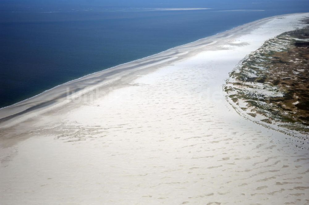 Luftbild Wittdün - Blick auf den Amrumer Strand bei Wittdün