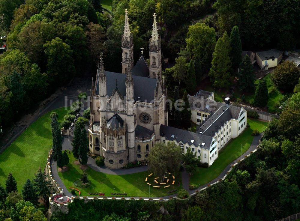 Remagen von oben - Blick auf die Apollinariskirche in Remagen im Bundesland Rheinland-Pfalz