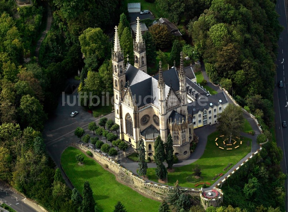 Remagen aus der Vogelperspektive: Blick auf die Apollinariskirche in Remagen im Bundesland Rheinland-Pfalz