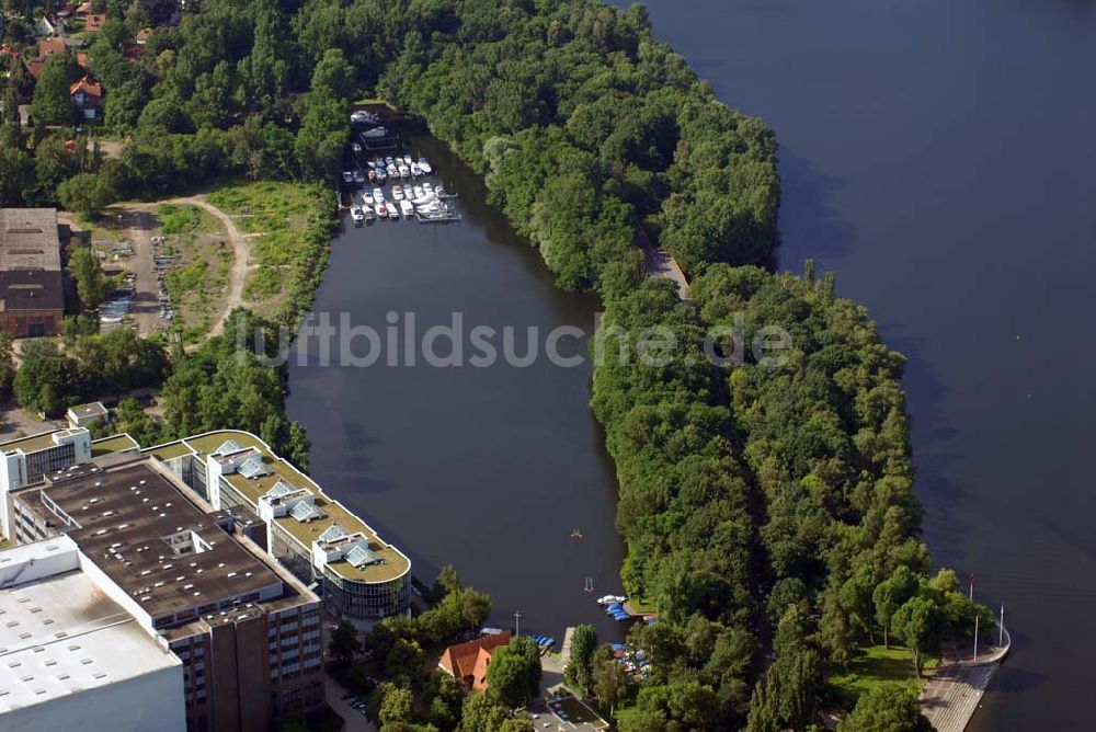 Berlin aus der Vogelperspektive: Blick auf das Areal des Borsighafens am Borsigdamm in Berlin Reinickendorf