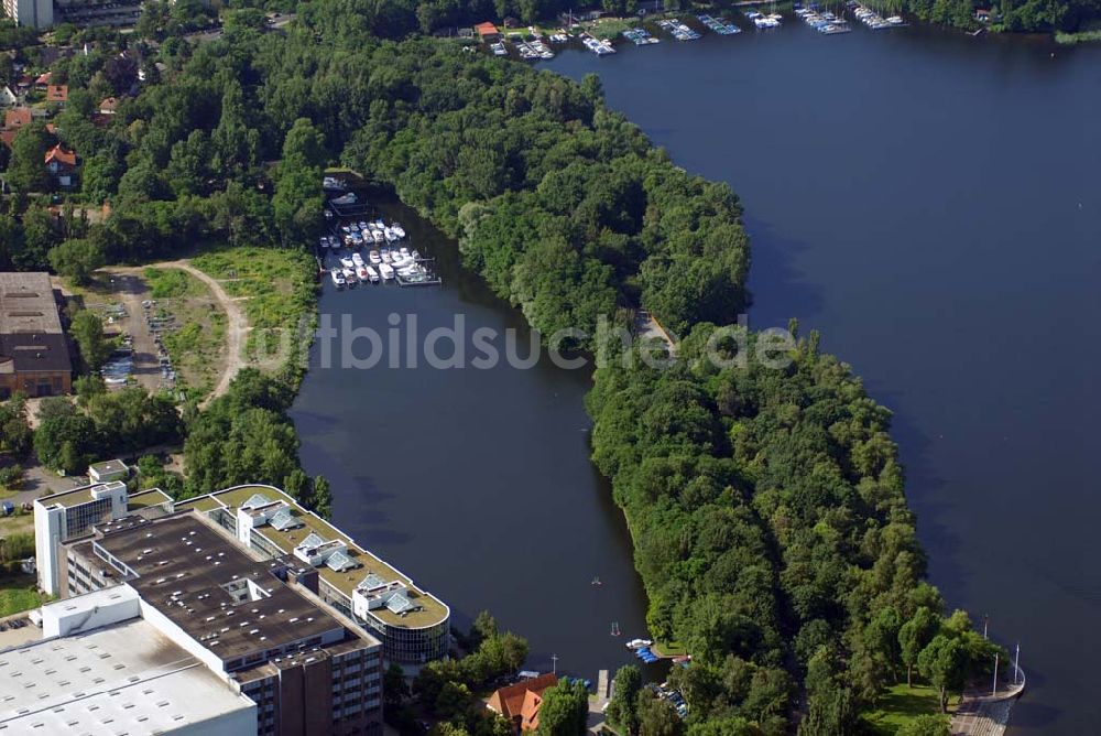 Luftaufnahme Berlin - Blick auf das Areal des Borsighafens am Borsigdamm in Berlin Reinickendorf