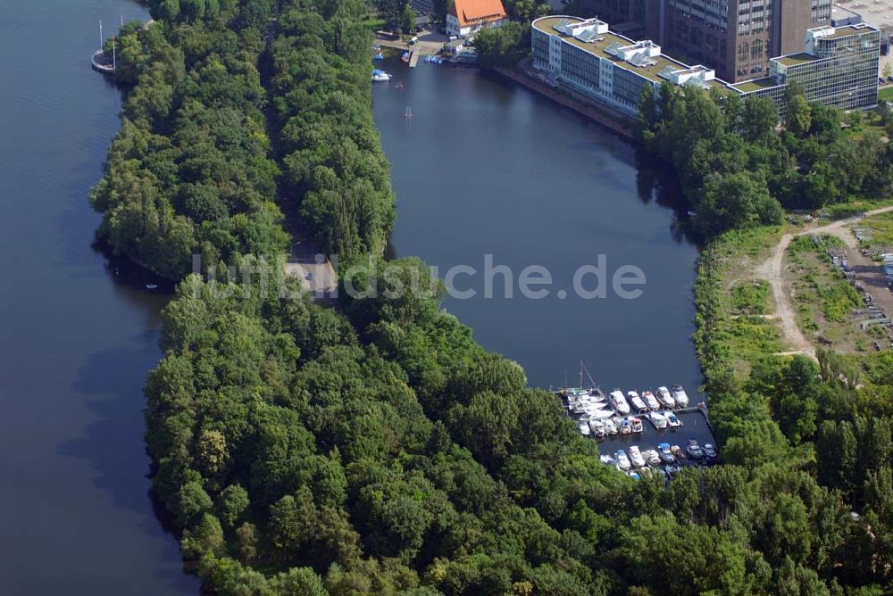 Berlin von oben - Blick auf das Areal des Borsighafens am Borsigdamm in Berlin Reinickendorf