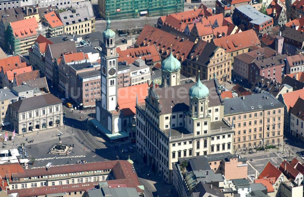 Augsburg von oben - Blick auf das Augsburger Rathaus und den Perlachturm am Rathausplatz