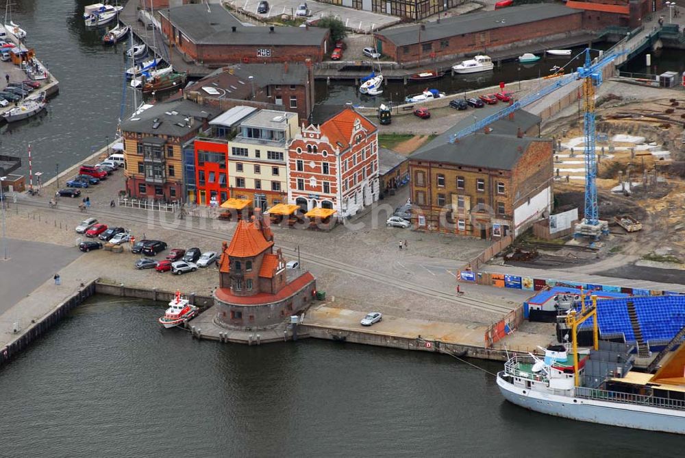 Luftbild Warnemünde - Blick auf Ausbauarbeiten am Hafen von Warnemünde