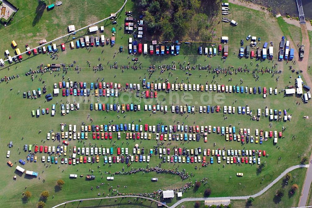 Magdeburg aus der Vogelperspektive: Blick auf die Ausstellungsfläche der 8. OMMMA 2006, der Ostmobilmeeting in Magdeburgs Elbauenpark