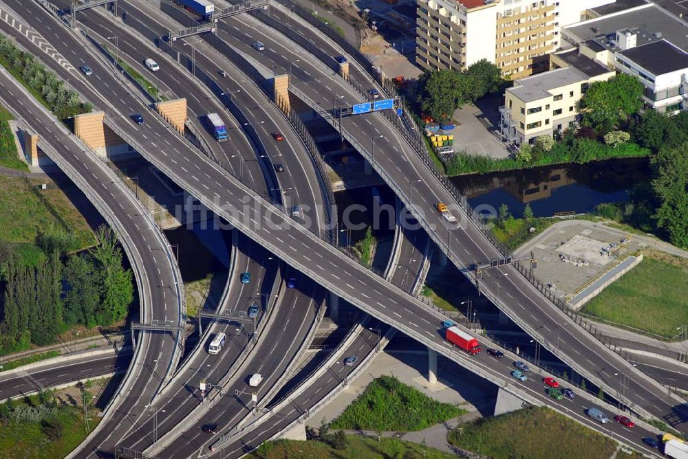 Berlin aus der Vogelperspektive: Blick auf das Autobahndreieck in Berlin-Neukölln