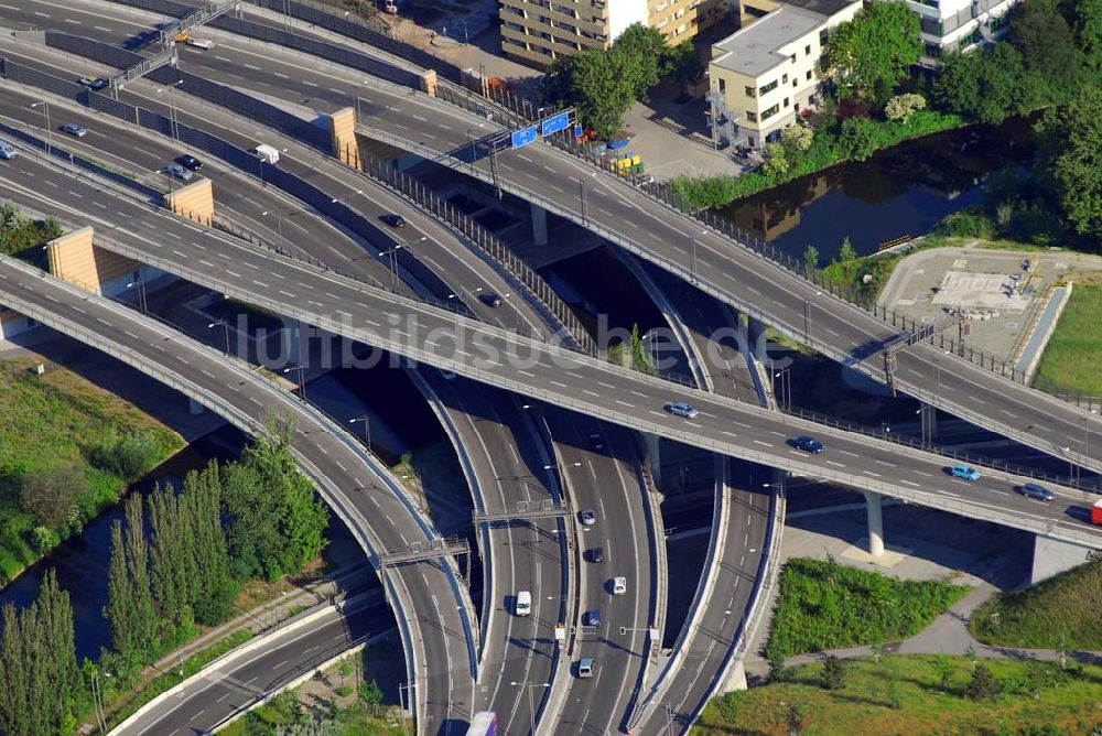 Luftaufnahme Berlin - Blick auf das Autobahndreieck in Berlin-Neukölln