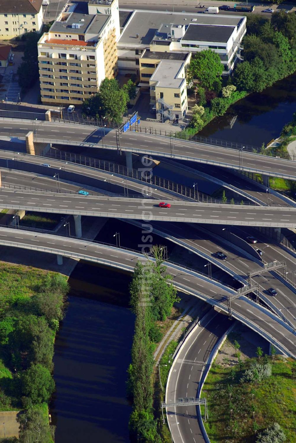 Berlin aus der Vogelperspektive: Blick auf das Autobahndreieck in Berlin-Neukölln