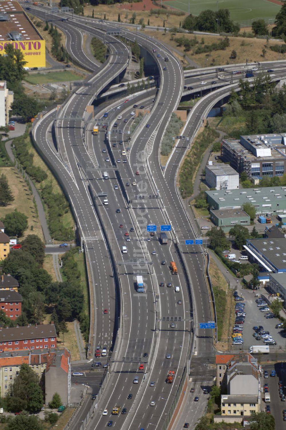 Luftbild Berlin - Blick auf das Autobahndreieck Berlin-Neukölln