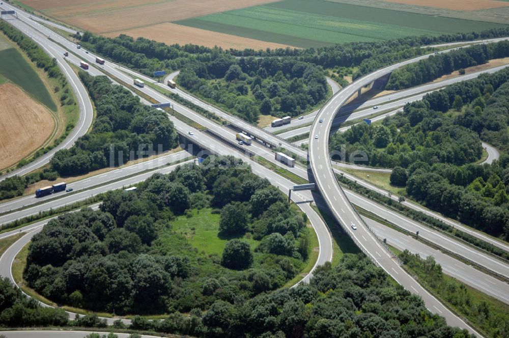 Elchingen von oben - Blick auf das Autobahnkreuz Ulm / Elchingen