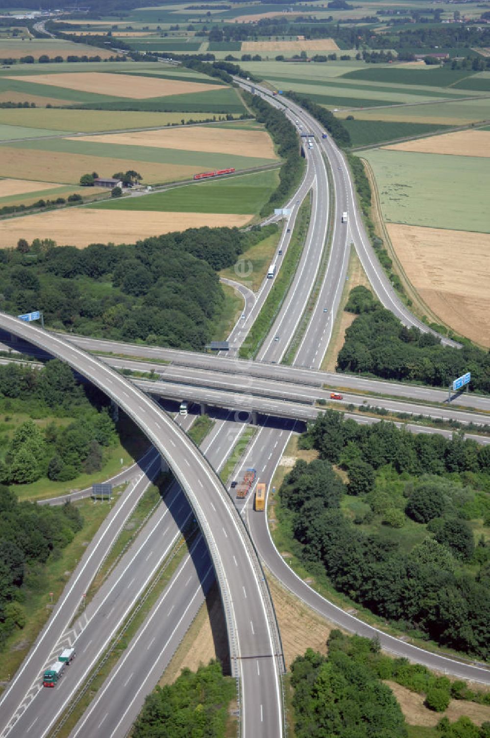 Luftaufnahme Elchingen - Blick auf das Autobahnkreuz Ulm / Elchingen