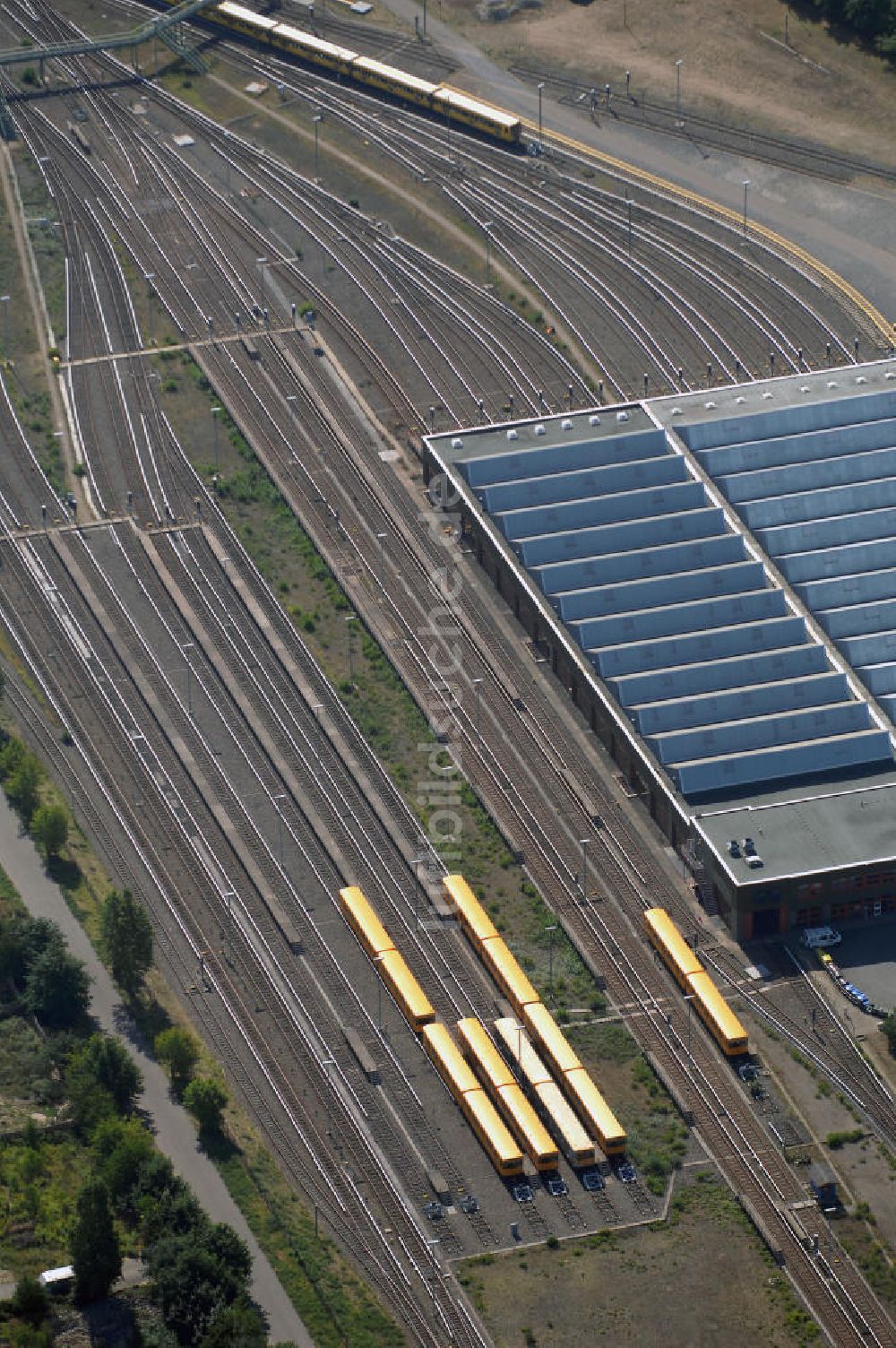 Berlin von oben - Blick auf den U-Bahn Betriebsbahnhof in Berlin Britz-Süd