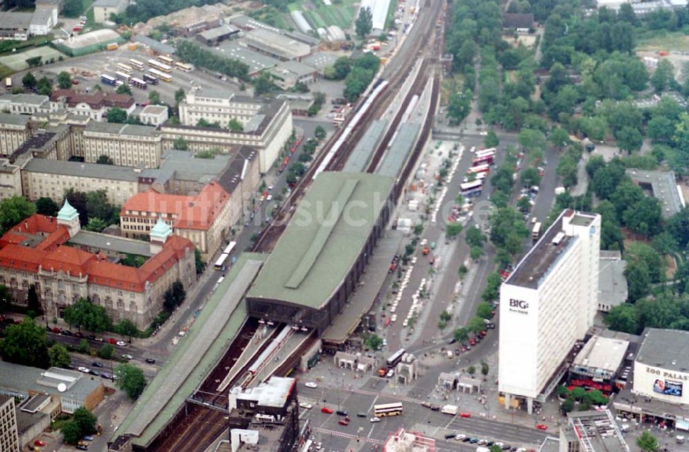 Berlin von oben - 23.07.1995 Blick auf Bahnhof Zoo