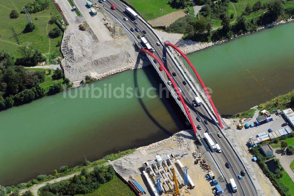 Luftaufnahme Augsburg - Blick auf eine im Bau befindliche Autobahnbrücke