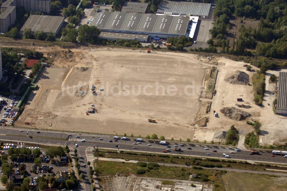 Berlin aus der Vogelperspektive: Blick auf das im Bau befindliche IKEA-Einrichtungshaus in Berlin-Lichtenberg