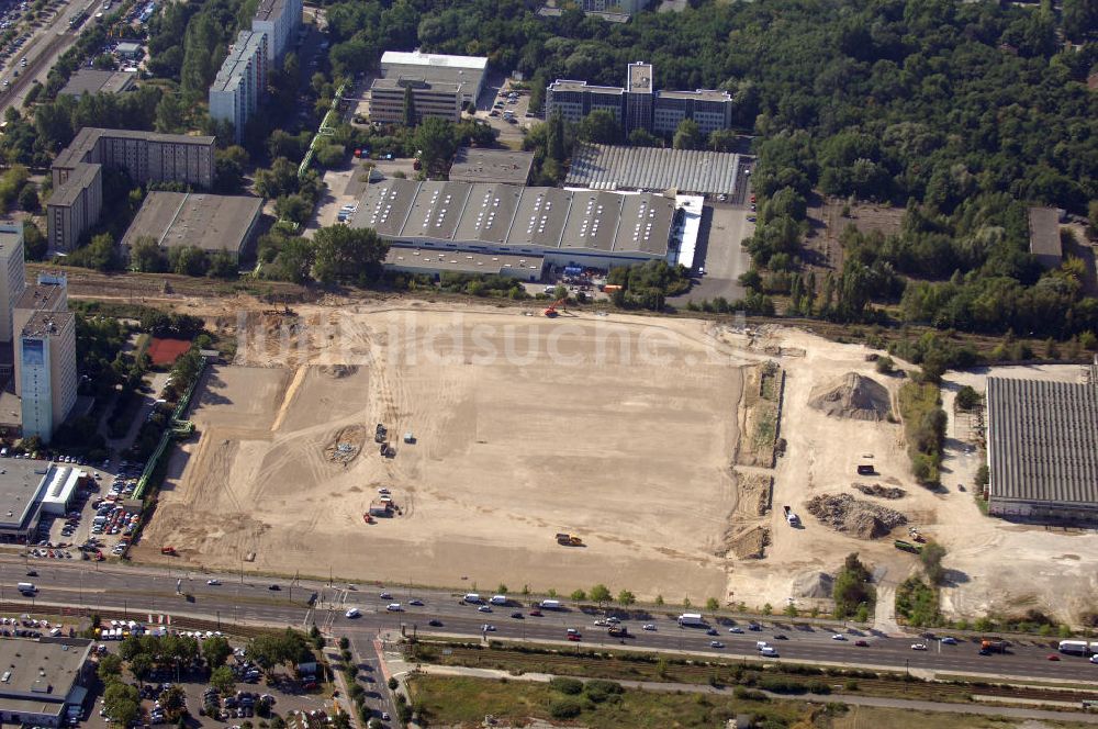 Luftbild Berlin - Blick auf das im Bau befindliche IKEA-Einrichtungshaus in Berlin-Lichtenberg