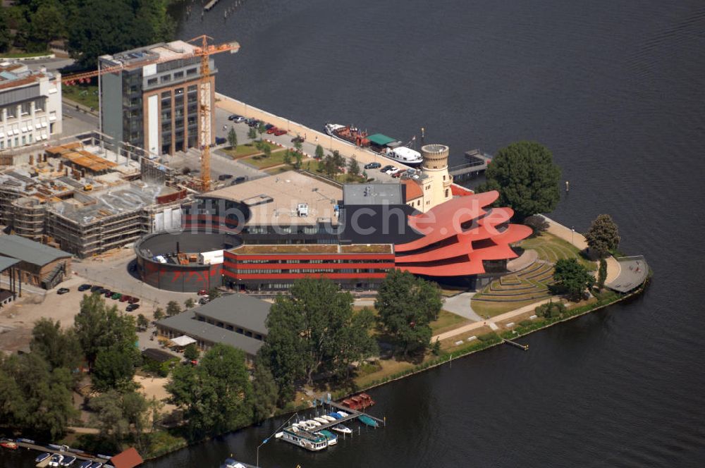 Luftbild Potsdam - Blick auf den Bau des Parkhaus am Hans Otto Theater in Potsdam