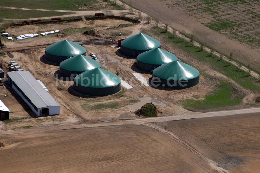 Schulzenfelde von oben - Blick auf die Bauarbeiten zur Errichtung einer Biogasanlage in Schulzenfelde bei Templin.