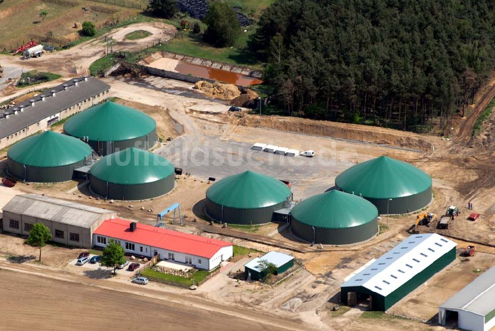 Luftbild Schulzenfelde - Blick auf die Bauarbeiten zur Errichtung einer Biogasanlage in Schulzenfelde bei Templin.