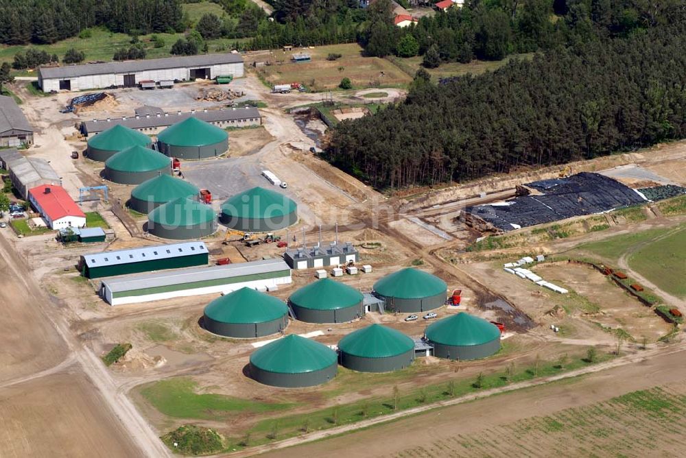 Schulzenfelde aus der Vogelperspektive: Blick auf die Bauarbeiten zur Errichtung einer Biogasanlage in Schulzenfelde bei Templin.