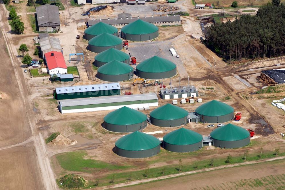 Luftbild Schulzenfelde - Blick auf die Bauarbeiten zur Errichtung einer Biogasanlage in Schulzenfelde bei Templin.