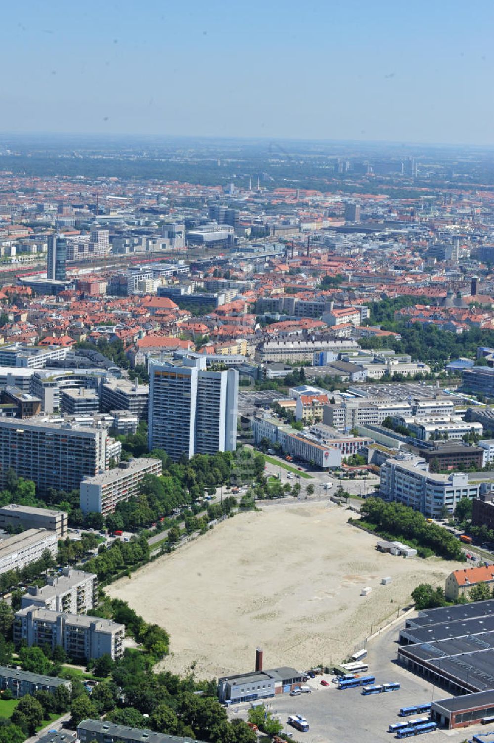 Luftaufnahme München Laim - Blick auf die Baufläche Quartier Zschokkestraße im Stadtteil Laim