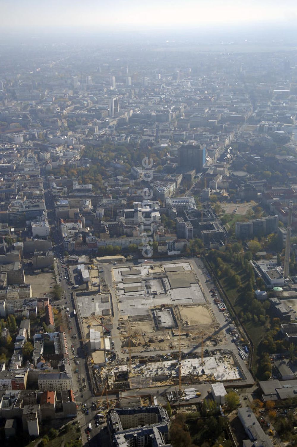 Luftbild Berlin - Blick auf das Baugelände für den Neubau der BND-Zentrale