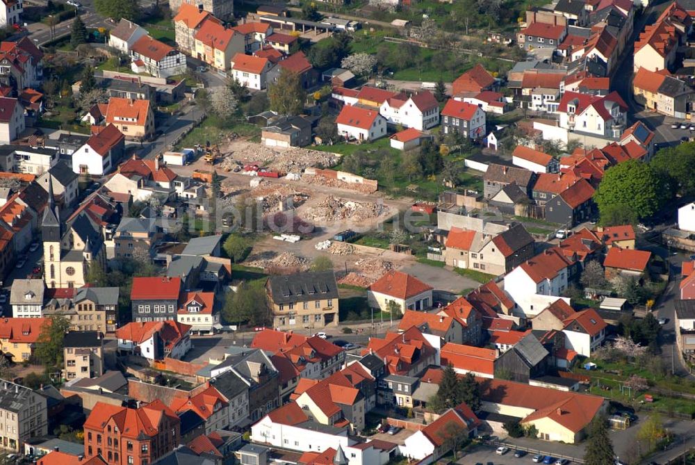 Friedrichroda (Thüringen) von oben - Blick auf das Baugelände für ein Wohn- und Geschäftshaus an der August-Eckardt-Straße in Friedrichroda (Thüringen)