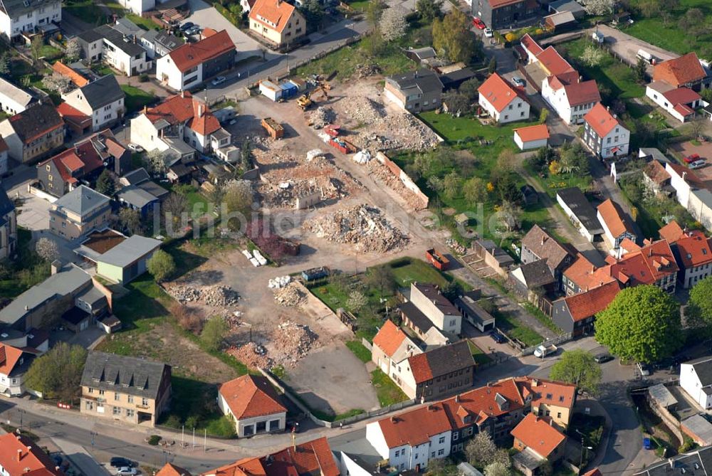 Luftaufnahme Friedrichroda (Thüringen) - Blick auf das Baugelände für ein Wohn- und Geschäftshaus an der August-Eckardt-Straße in Friedrichroda (Thüringen)