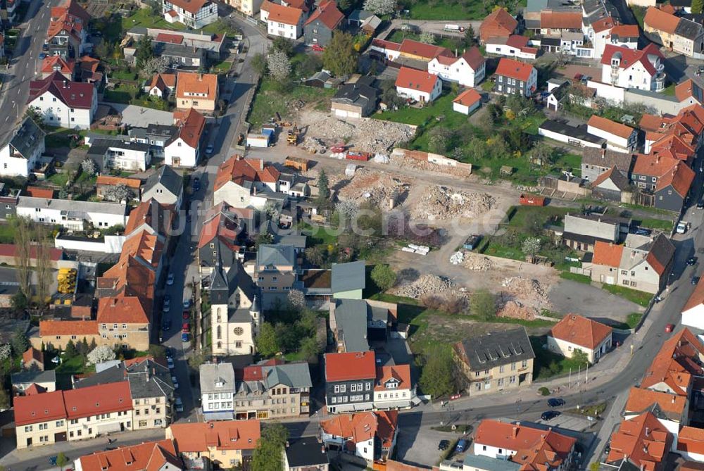 Luftbild Friedrichroda (Thüringen) - Blick auf das Baugelände für ein Wohn- und Geschäftshaus an der August-Eckardt-Straße in Friedrichroda (Thüringen)