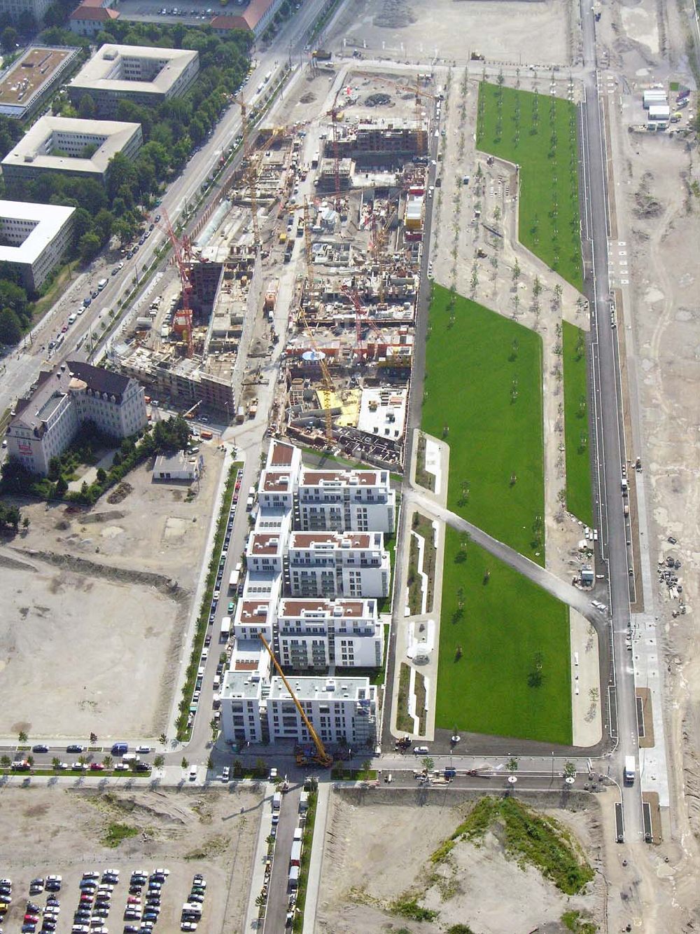 München / Bayern von oben - Blick auf das Baugelände des Wohngebietes Arnulfpar