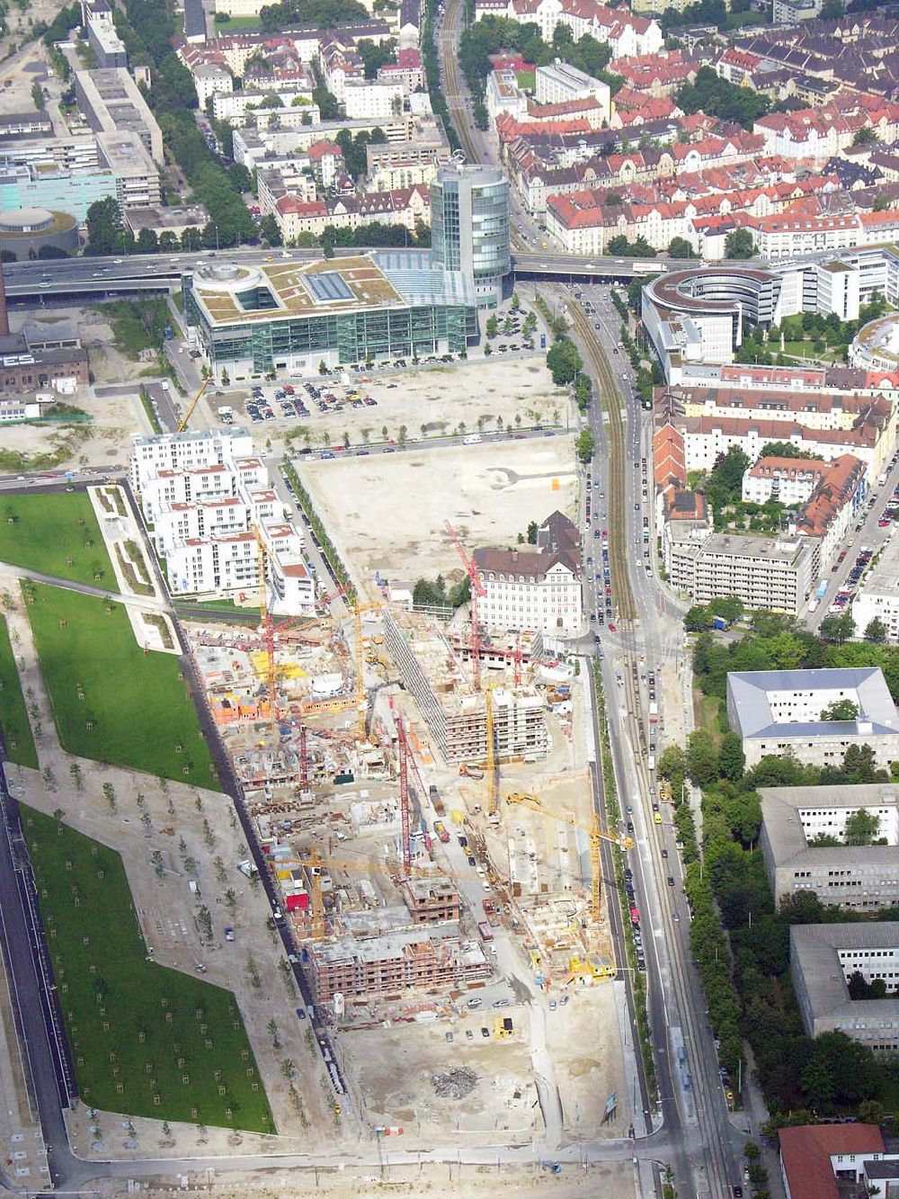 München / Bayern von oben - Blick auf das Baugelände des Wohngebietes Arnulfpar