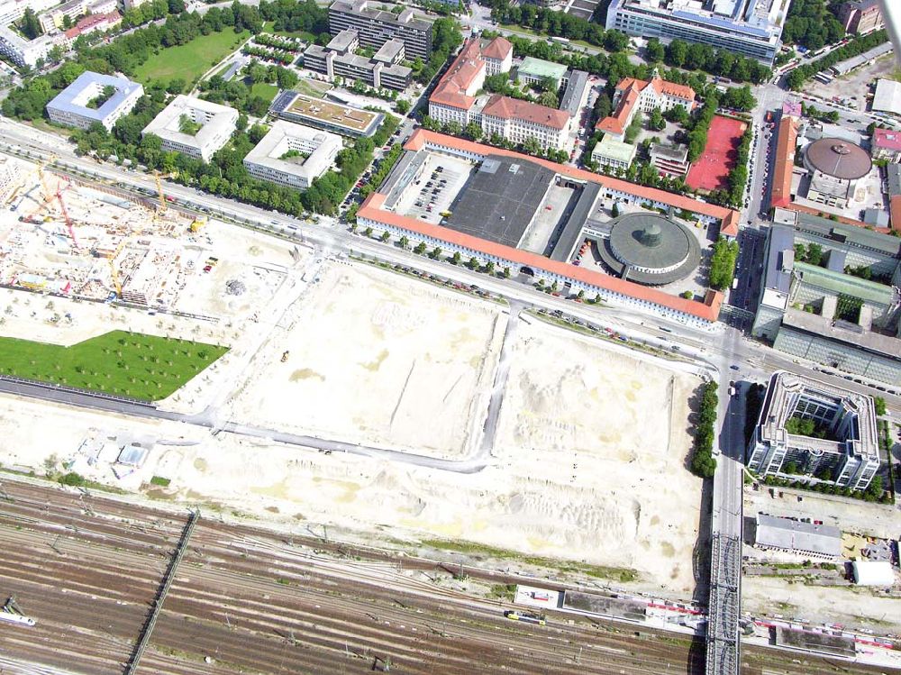 München / Bayern von oben - Blick auf das Baugelände des Wohngebietes Arnulfpar