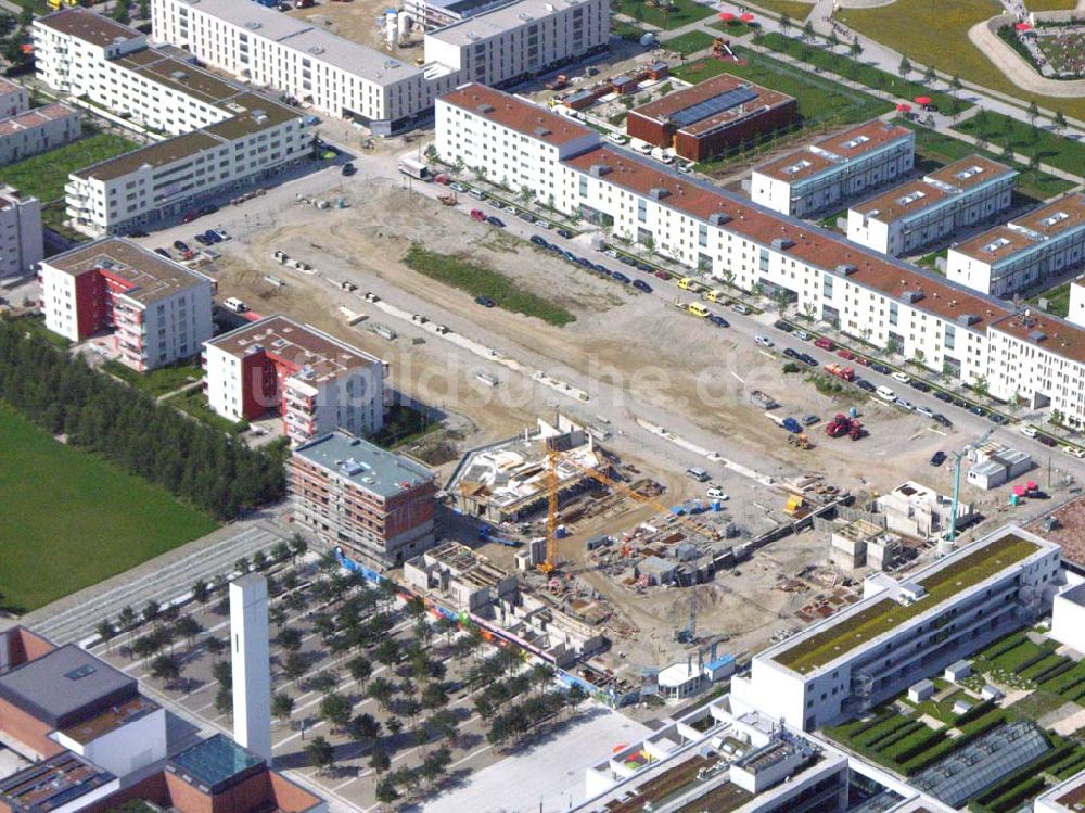 Luftbild München / Bayern - Blick auf das Baugelände des Wohngebietes auf dem BUGA-Gelände mit Blick auf die Alpen.