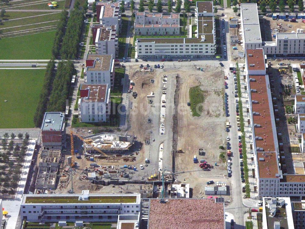 München / Bayern von oben - Blick auf das Baugelände des Wohngebietes auf dem BUGA-Gelände mit Blick auf die Alpen.