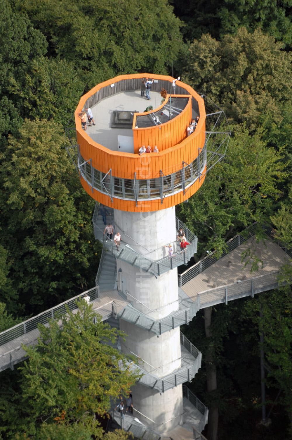 Luftbild Bad Langensalza - Blick auf den Baumturm im Baumkronenpfad im Thüringer Nationalpark Hainich