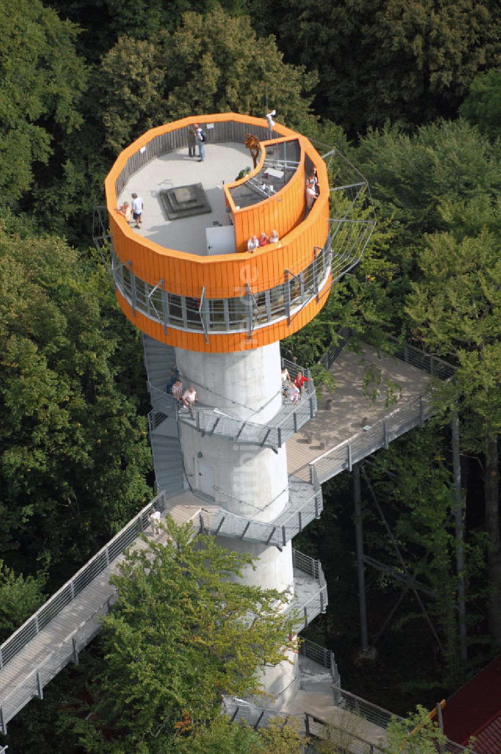 Luftaufnahme Bad Langensalza - Blick auf den Baumturm im Baumkronenpfad im Thüringer Nationalpark Hainich