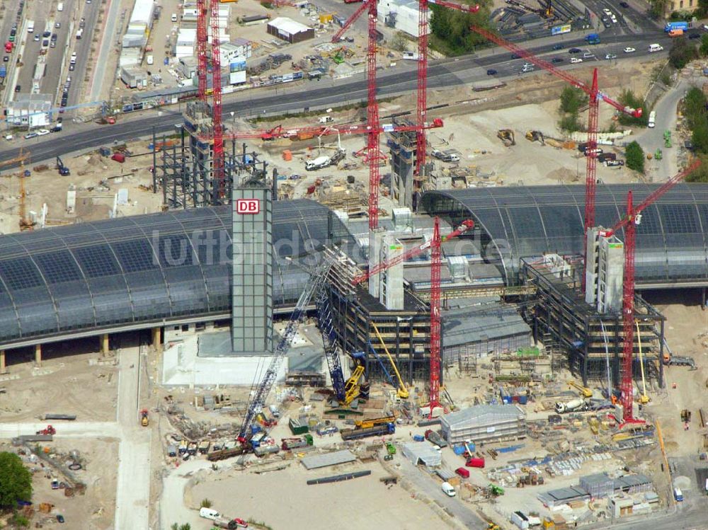 Luftaufnahme Berlin-Tiergarten - Blick auf die Baustelle Berlin Hauptbahnhof (ehem. Lehrter Bahnhof)