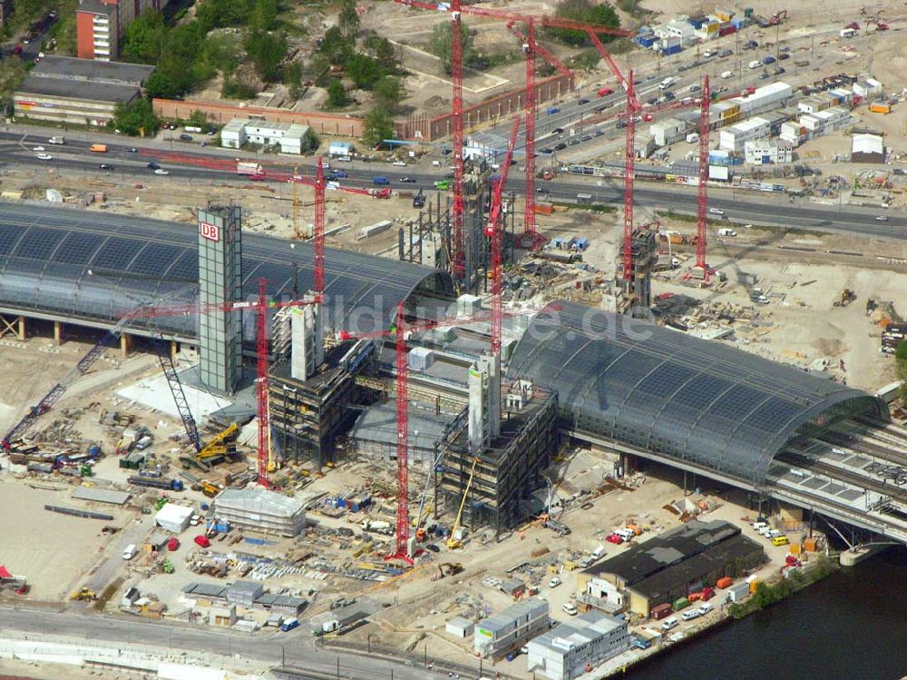 Berlin-Tiergarten von oben - Blick auf die Baustelle Berlin Hauptbahnhof (ehem. Lehrter Bahnhof)