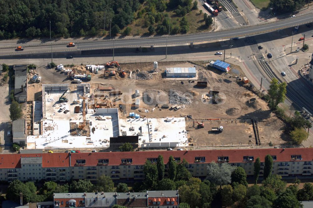 Luftaufnahme Berlin - Blick auf eine Baustelle für ein Fachmarktzentrum in Berlin Treptow-Köpenick