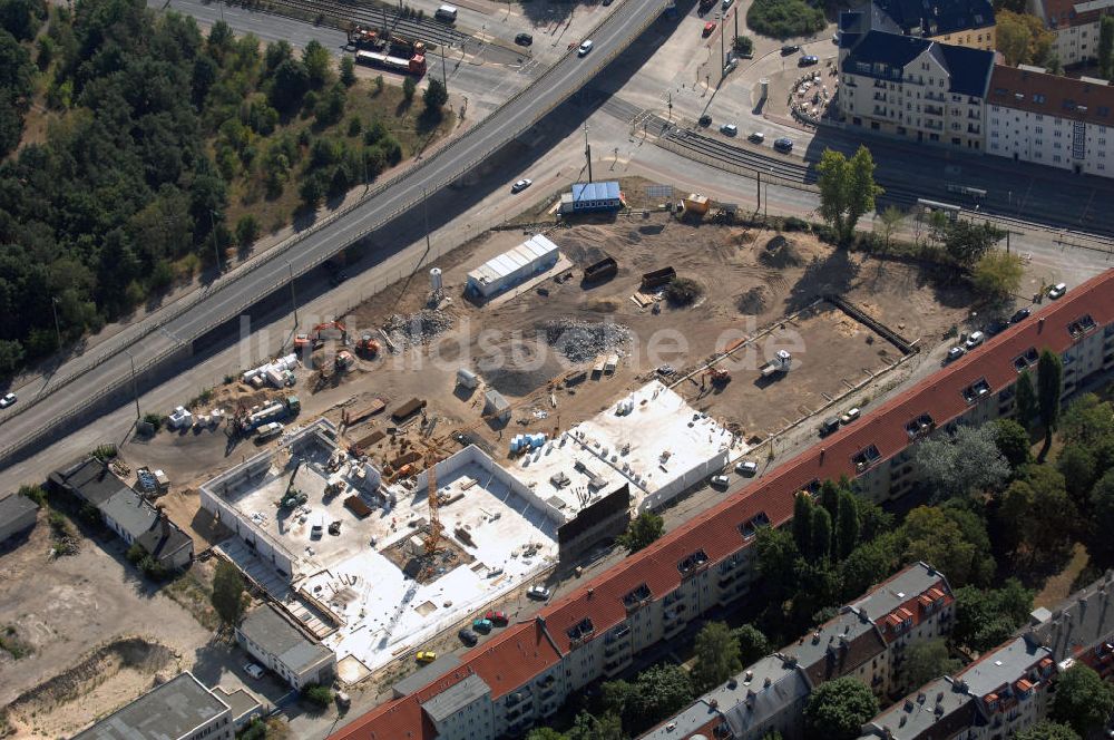 Luftbild Berlin - Blick auf eine Baustelle für ein Fachmarktzentrum in Berlin Treptow-Köpenick