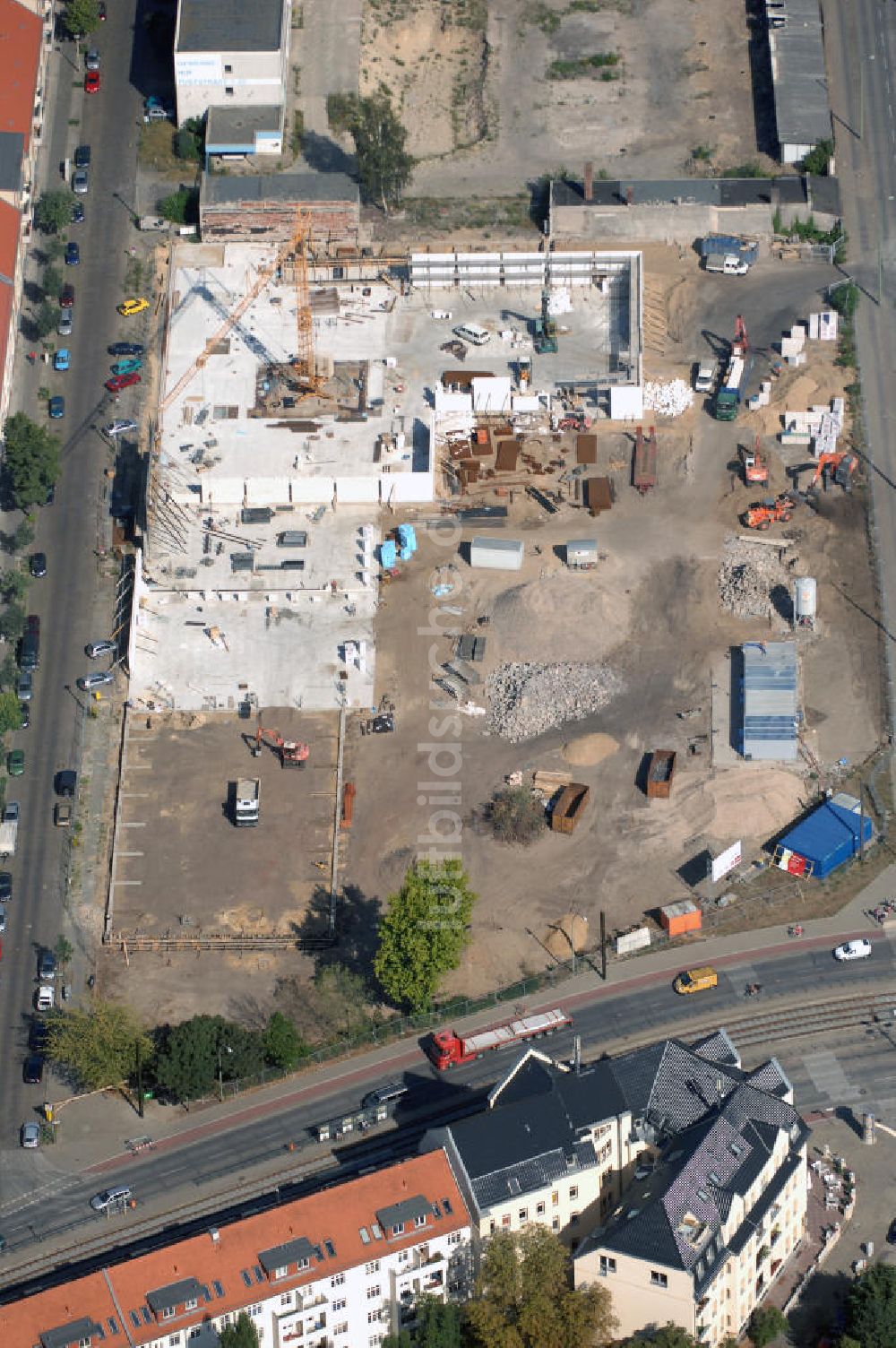 Luftaufnahme Berin - Blick auf eine Baustelle für ein Fachmarktzentrum in Berlin Treptow-Köpenick