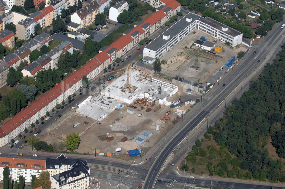 Luftbild Berin - Blick auf eine Baustelle für ein Fachmarktzentrum in Berlin Treptow-Köpenick