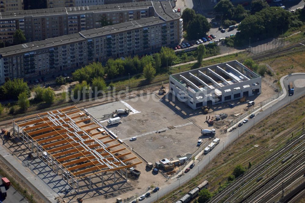 Luftaufnahme Berlin Friedrichshain - Blick auf die Baustelle auf dem Gelände vom ehemaligen Wriezener Güterbahnhof nahe dem Ostbahnhof in Berlin