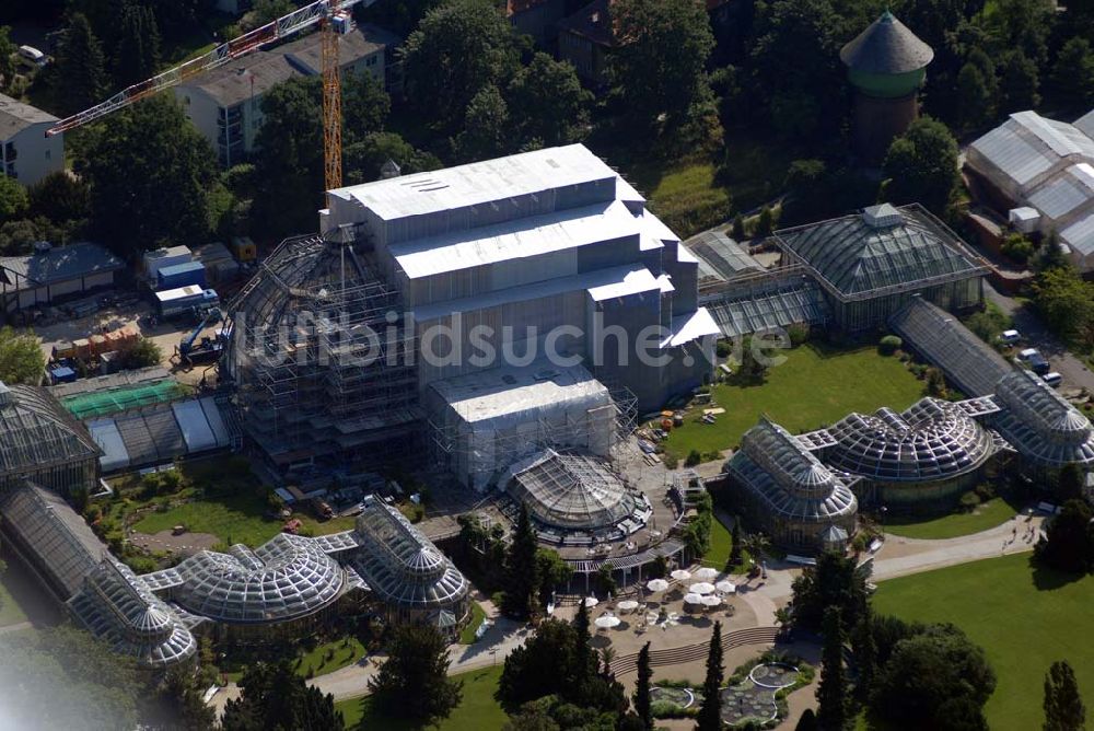 Luftbild Berlin - Blick auf die Baustelle am Großen Tropenhaus im Botanischen Garten Berlin