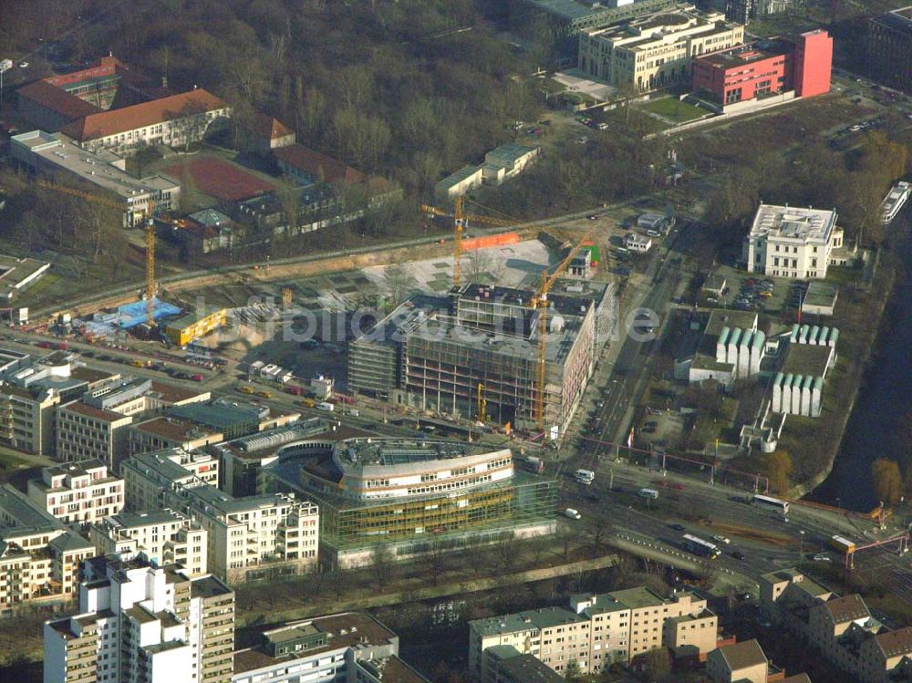 Luftbild Berlin - Blick auf die Baustelle am Klingelhöfer dreieck in Berlin Tiergarten