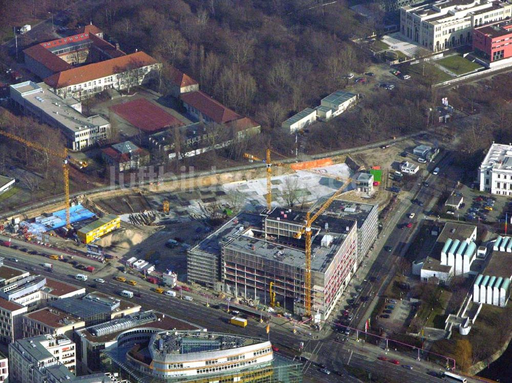 Luftaufnahme Berlin - Blick auf die Baustelle am Klingelhöfer dreieck in Berlin Tiergarten