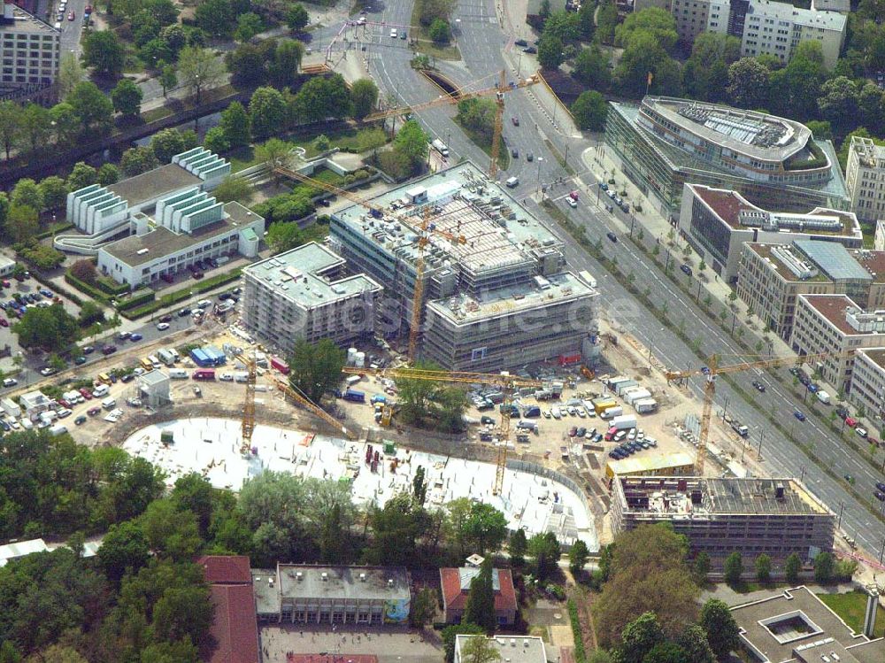 Luftbild Berlin-Tiergarten - Blick auf die Baustelle am Klingelhöfer Dreieck in Berlin Tiergarten