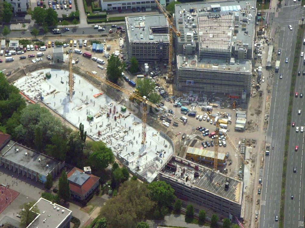 Berlin-Tiergarten aus der Vogelperspektive: Blick auf die Baustelle am Klingelhöfer Dreieck in Berlin Tiergarten